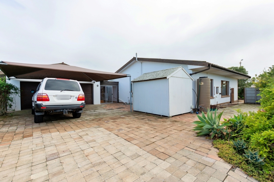 To Let 4 Bedroom Property for Rent in Dwarskersbos Western Cape